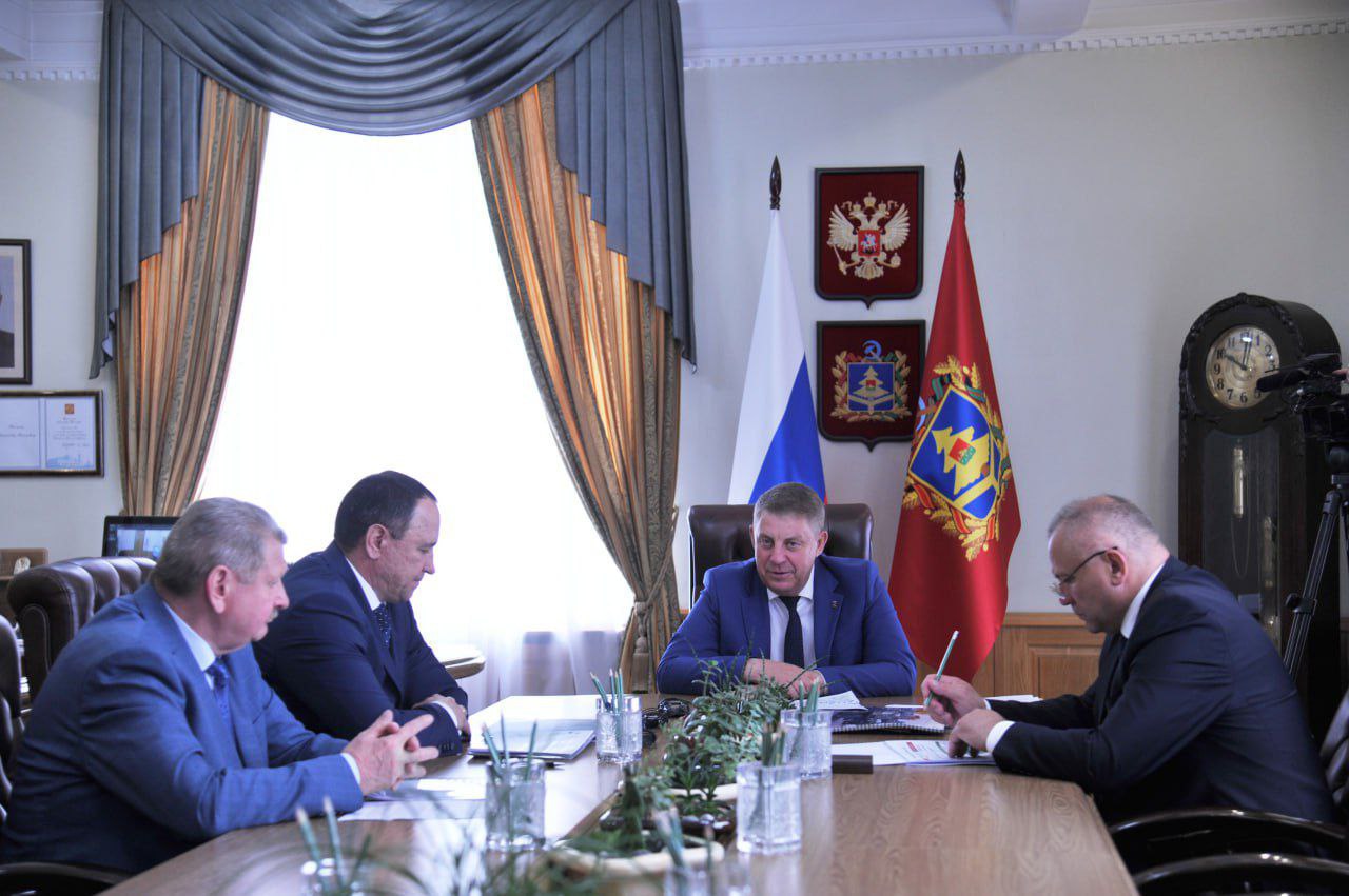 Брянский губернатор поблагодарил энергетиков за участие в крупных проектах