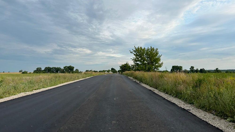В Брянской области продолжается ремонт дороги «Фокино-Стеклянная Радица»