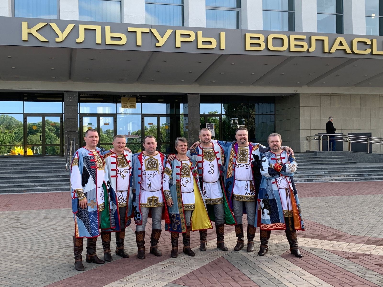 Брянский ансамбль «Ватага» выступил в Могилёве в честь Дня Независимости Республики Беларусь