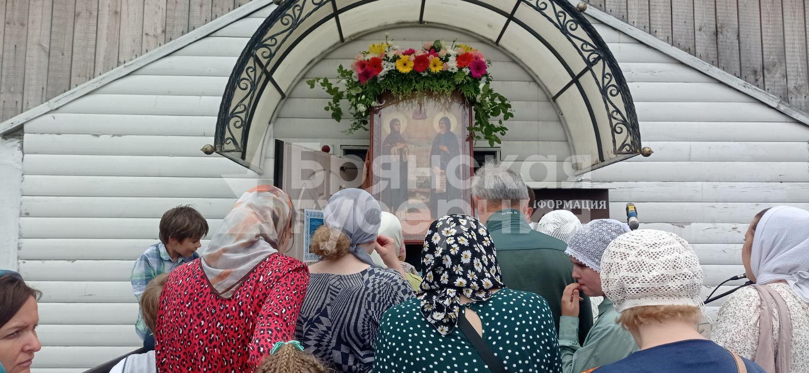 В Брянске освятили закладной камень на месте будущей церкви Петра и Февронии