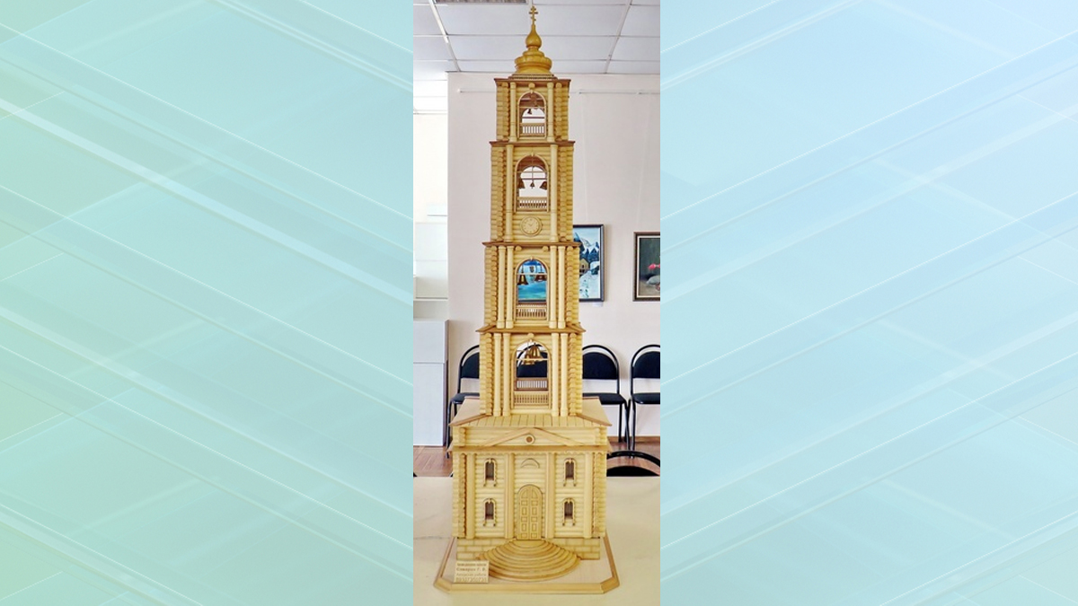 Музей дятьковского хрусталя получил модель колокольни Троице-Сергиевой лавры
