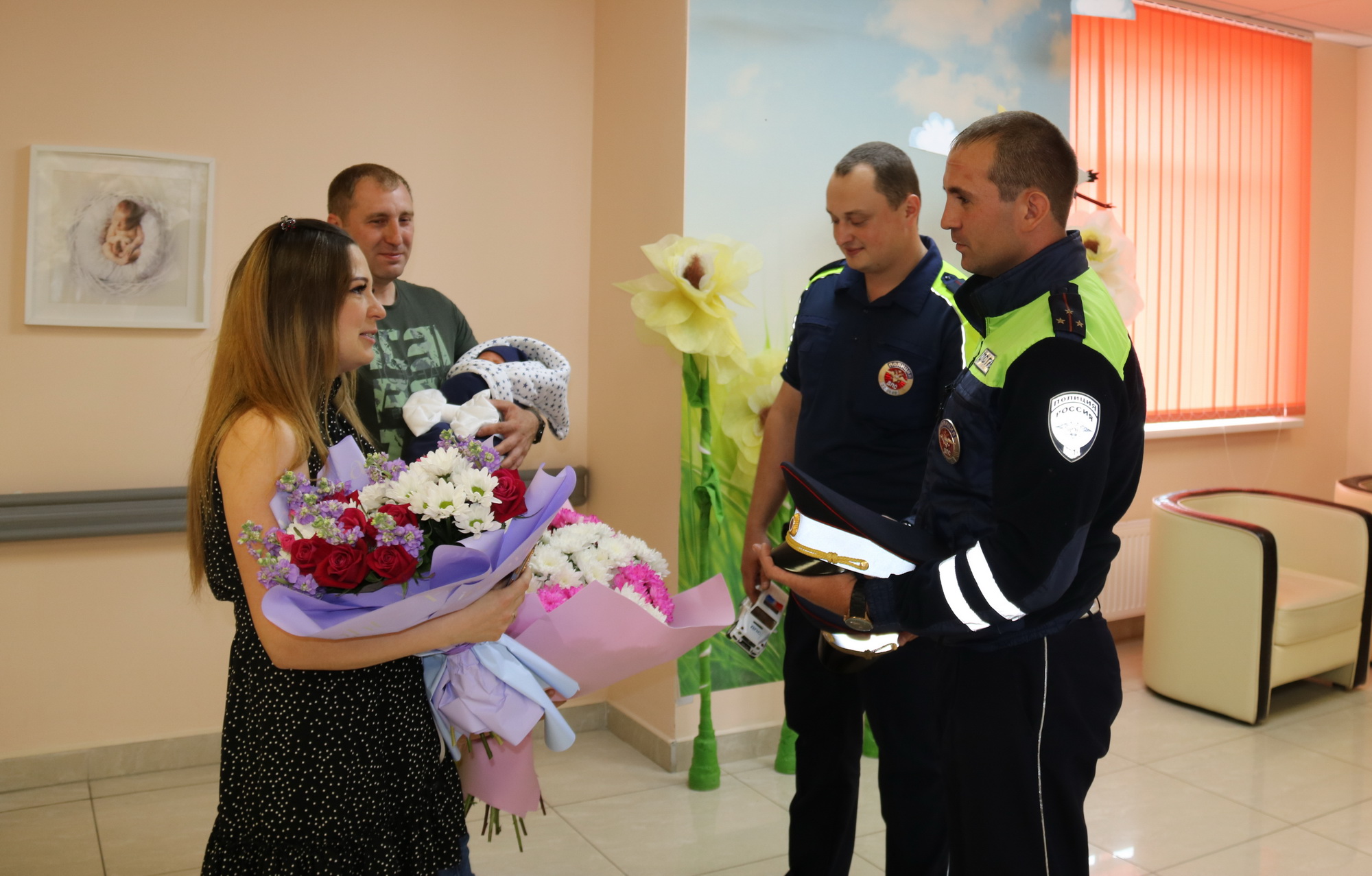 Брянские полицейские помогли беременной женщине быстро добраться до роддома