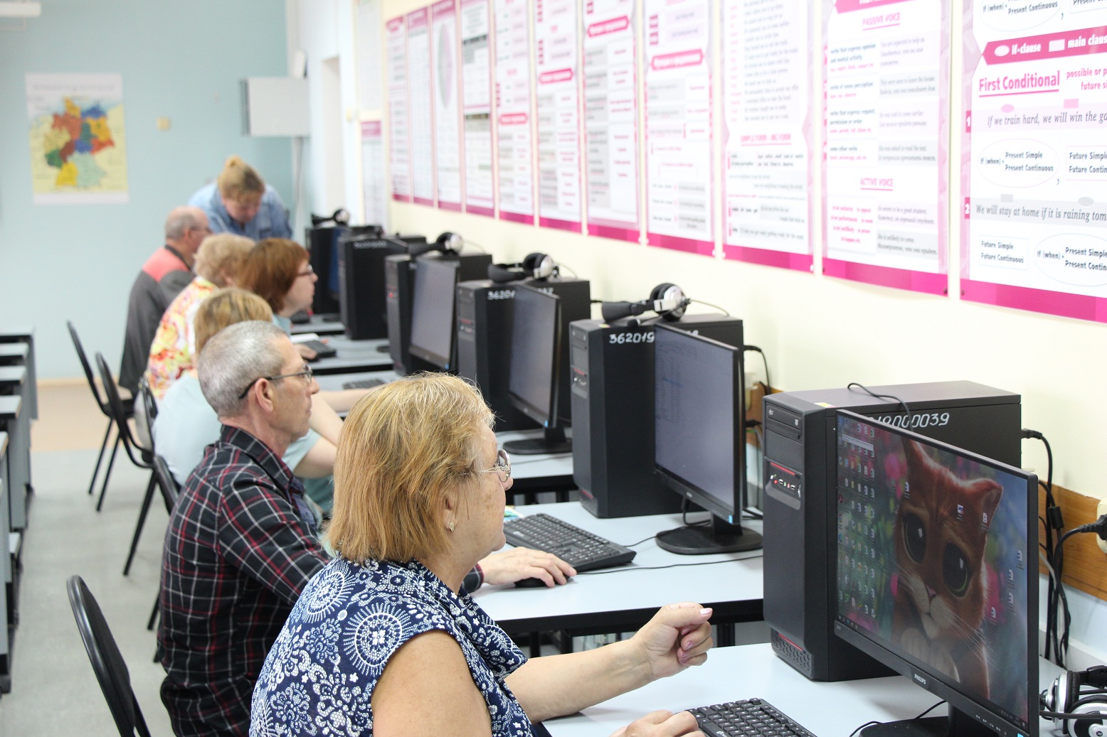 Около 60 брянских пенсионеров расстались с технофобией