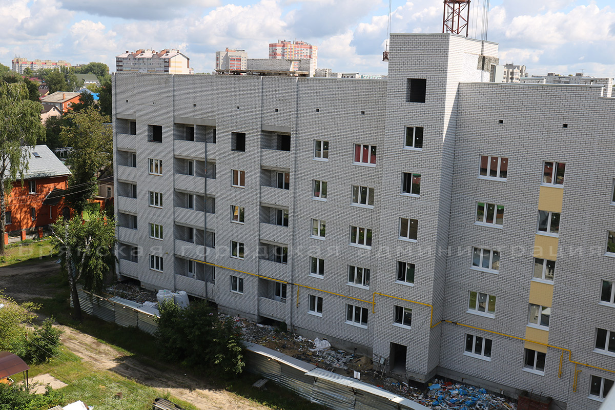 В Брянске возвели пятиэтажку для переселенцев из аварийного жилья