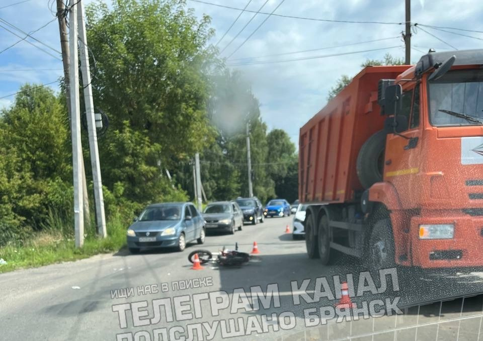В Брянске на улице Делегатской в Бежичах сбили мотоциклиста