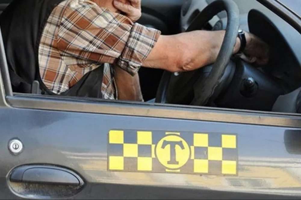 В Брянске таксист жалобами на жизнь выудил у сердобольной пассажирки 120 тысяч рублей