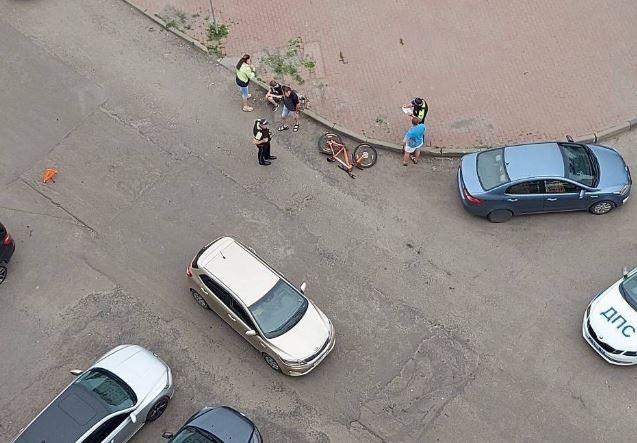 В Брянске возле перехода на улице Дуки легковушка сбила подростка на велосипеде