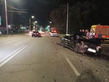 В Брянске водитель ВАЗ сломал нос после столкновения с Mercedes