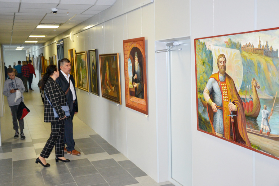 Во Дворце единоборств в Брянске открылась выставка  художника Владимира Волкова