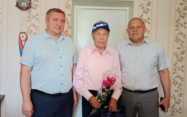 В Новозыбкове ветеран Великой Отечественной войны Юрий Гусев отметил 97-летие