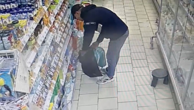 В Брянске обокравшего супермаркет уголовника вычислили по видеокамерам