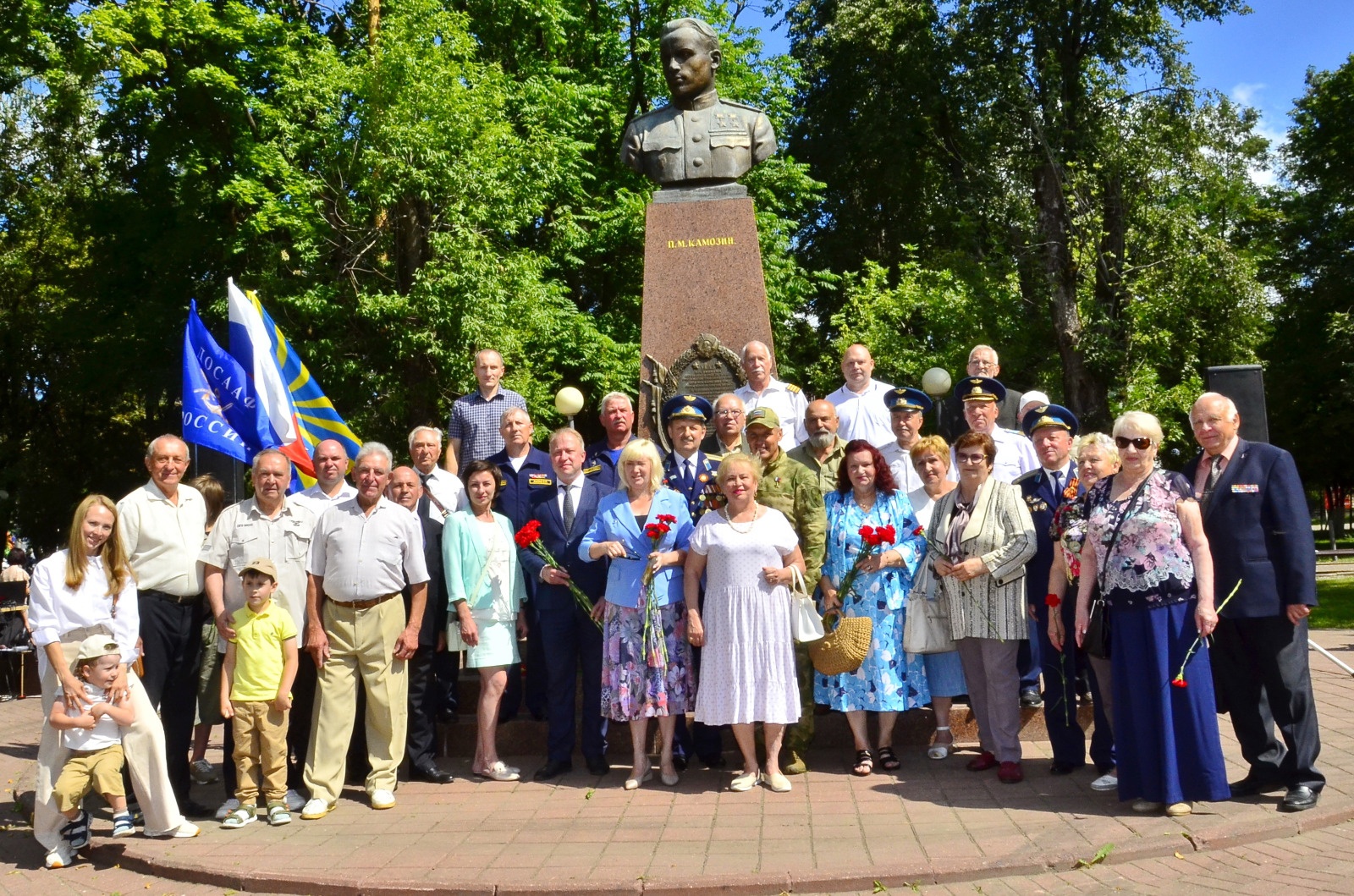 В Брянске отметили 106-ю годовщину со дня рождения легендарного лётчика Павла Камозина