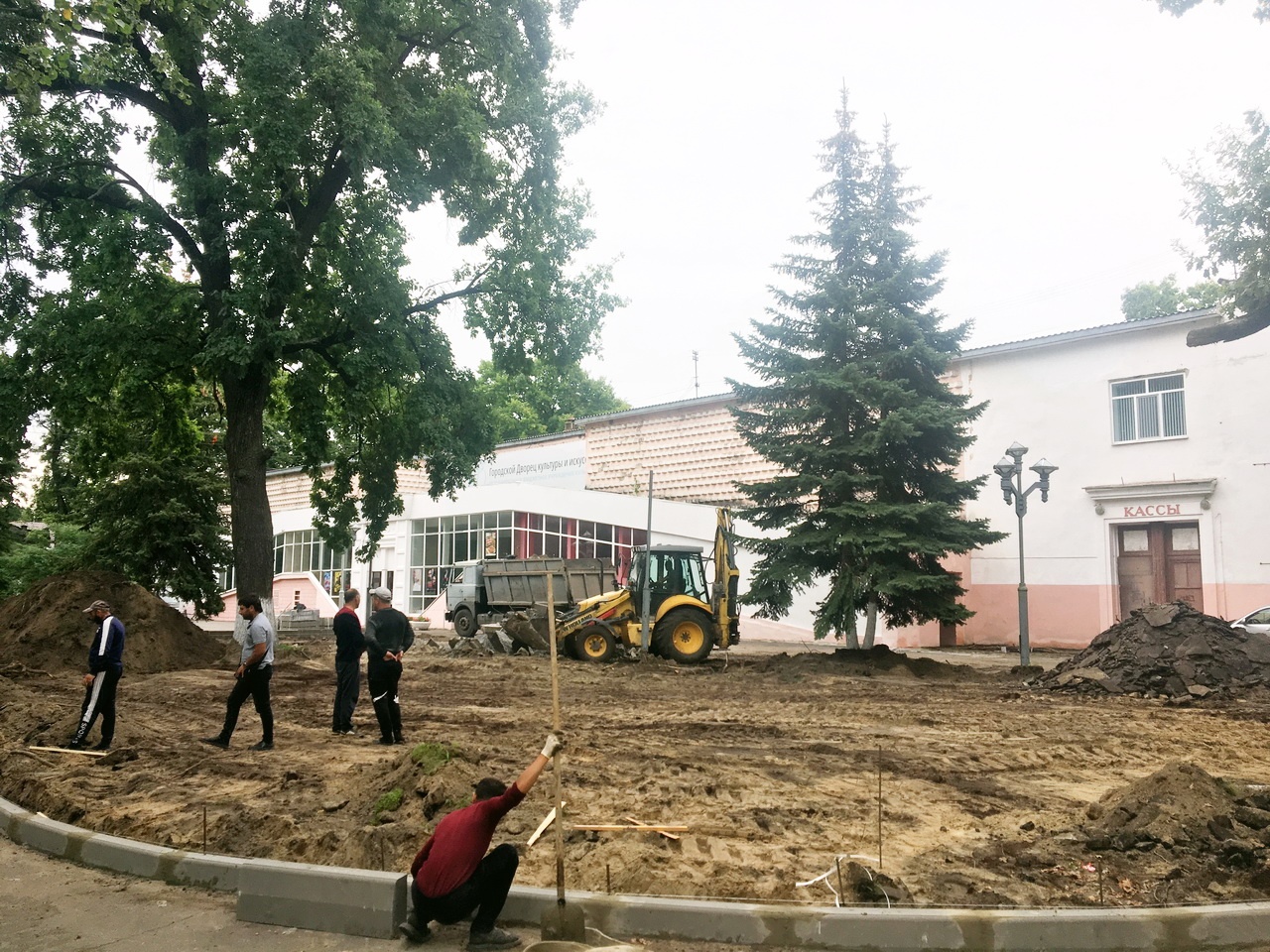 В Брянске стартовал второй этап благоустройства территории возле кинотеатра «Победа»