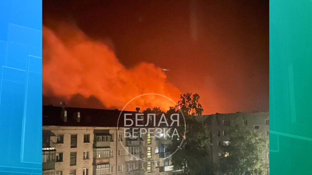 В приграничном посёлке Белая Берёзка из-за удара молнии случился крупный пожар