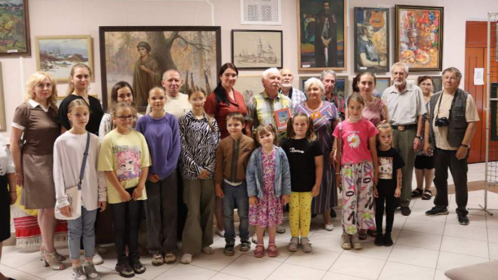 В Севске работает выставка «Брянские художники – пограничным районам области»