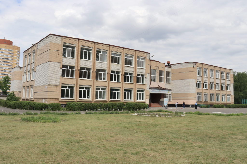 В Брянске подрядчик ремонта школы №28 получил предостережение за вялую работу