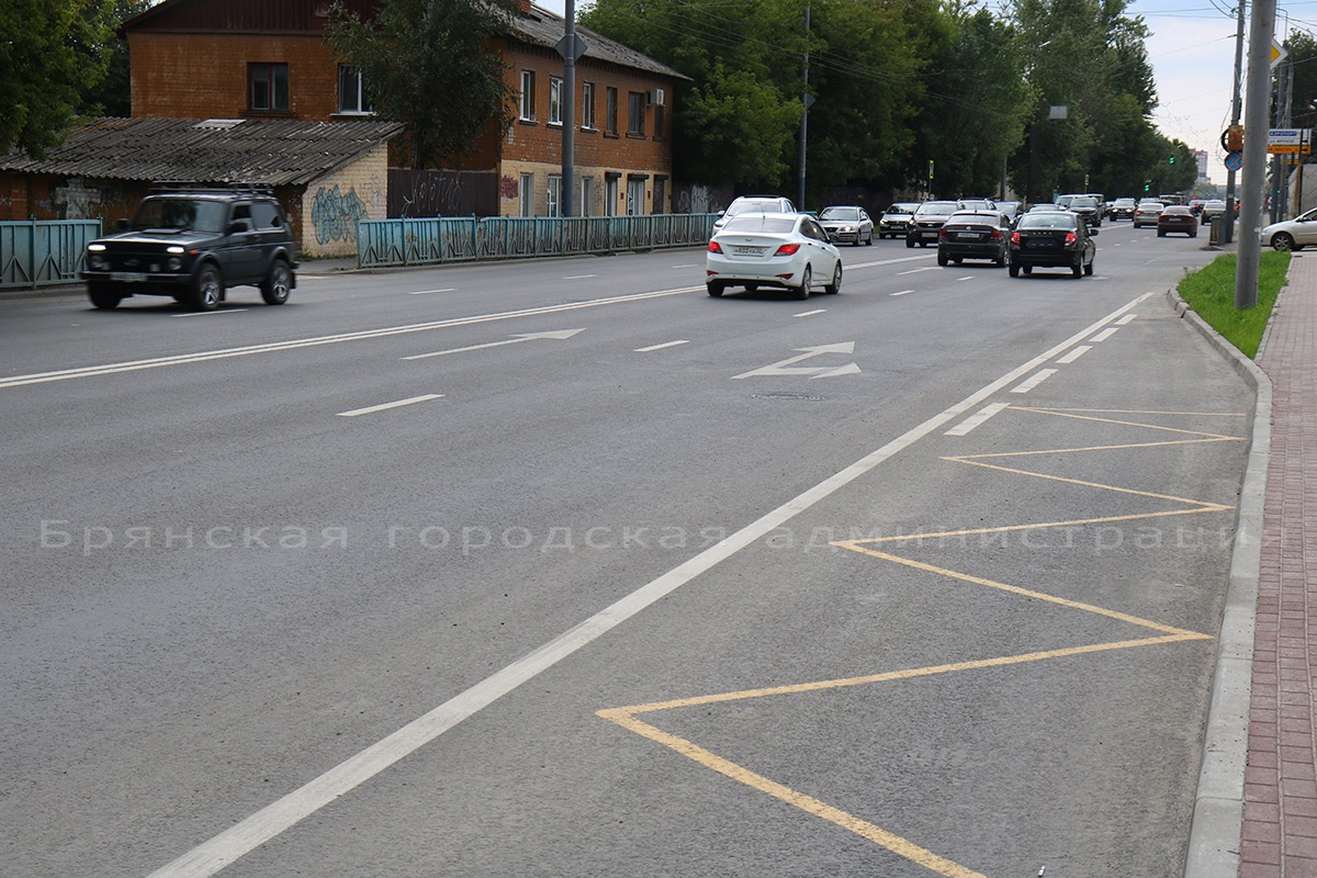 В Брянске на проспекте Станке Димитрова появилась новая остановка общественного транспорта
