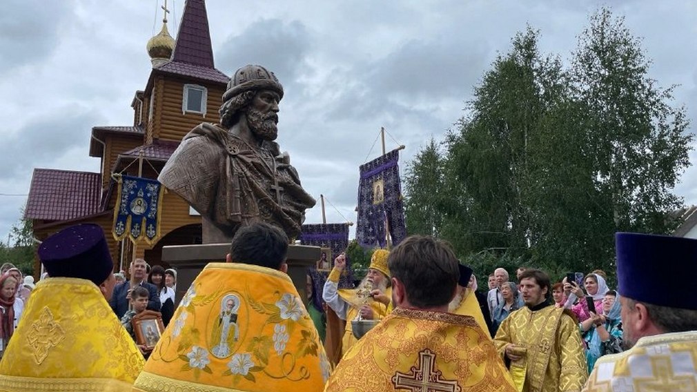 Под Брянском установили памятник святому князю Владимиру