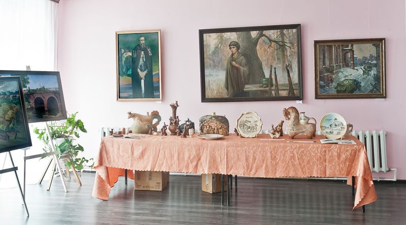 В Суземке открылась выставка «Брянские художники пограничным районам области»