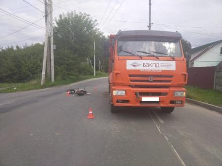 В ДТП на улице Делегатской в Брянске водитель питбайка получил ранения
