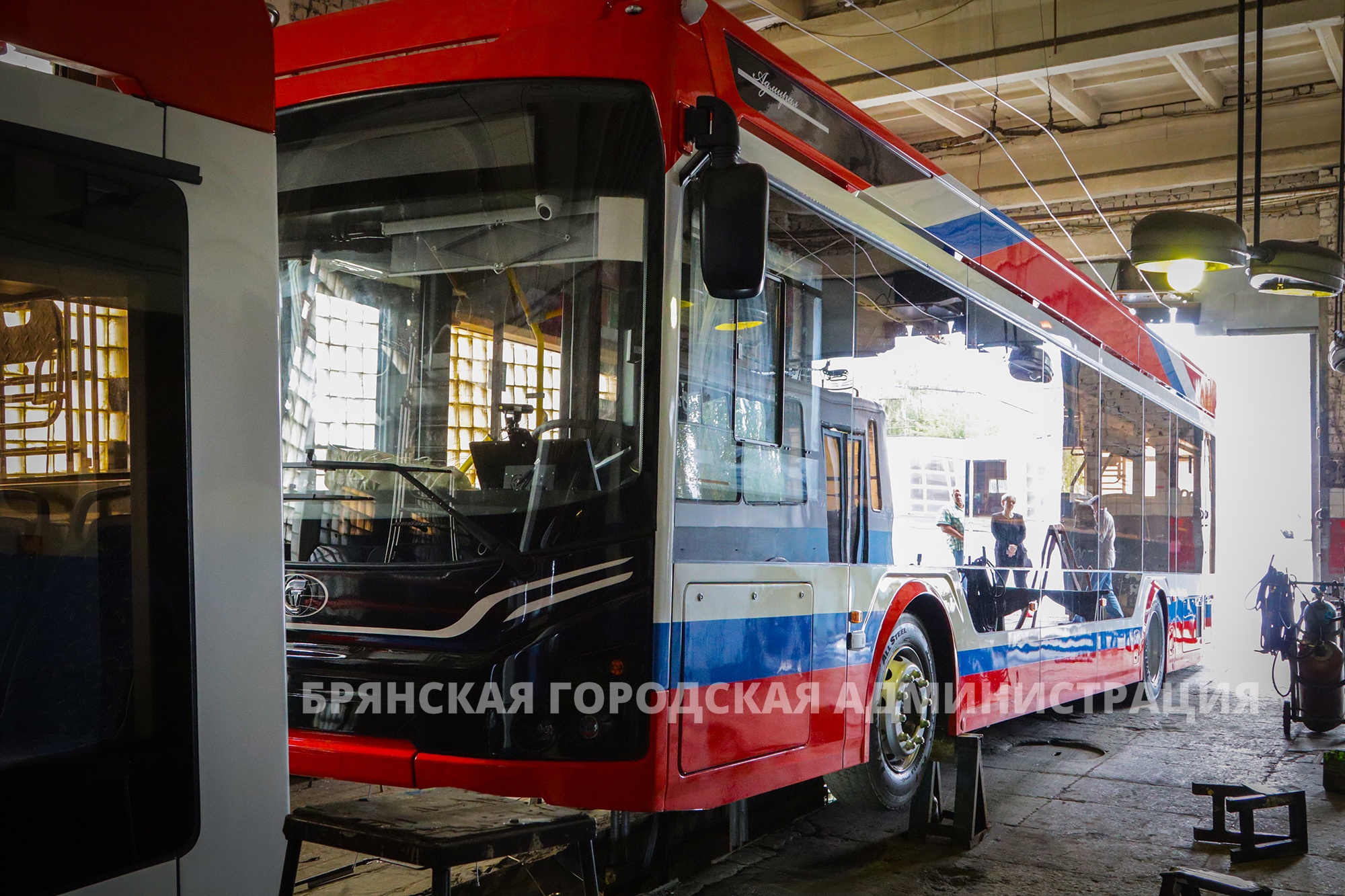 В Брянск прибыли три новых троллейбуса «Адмирал»