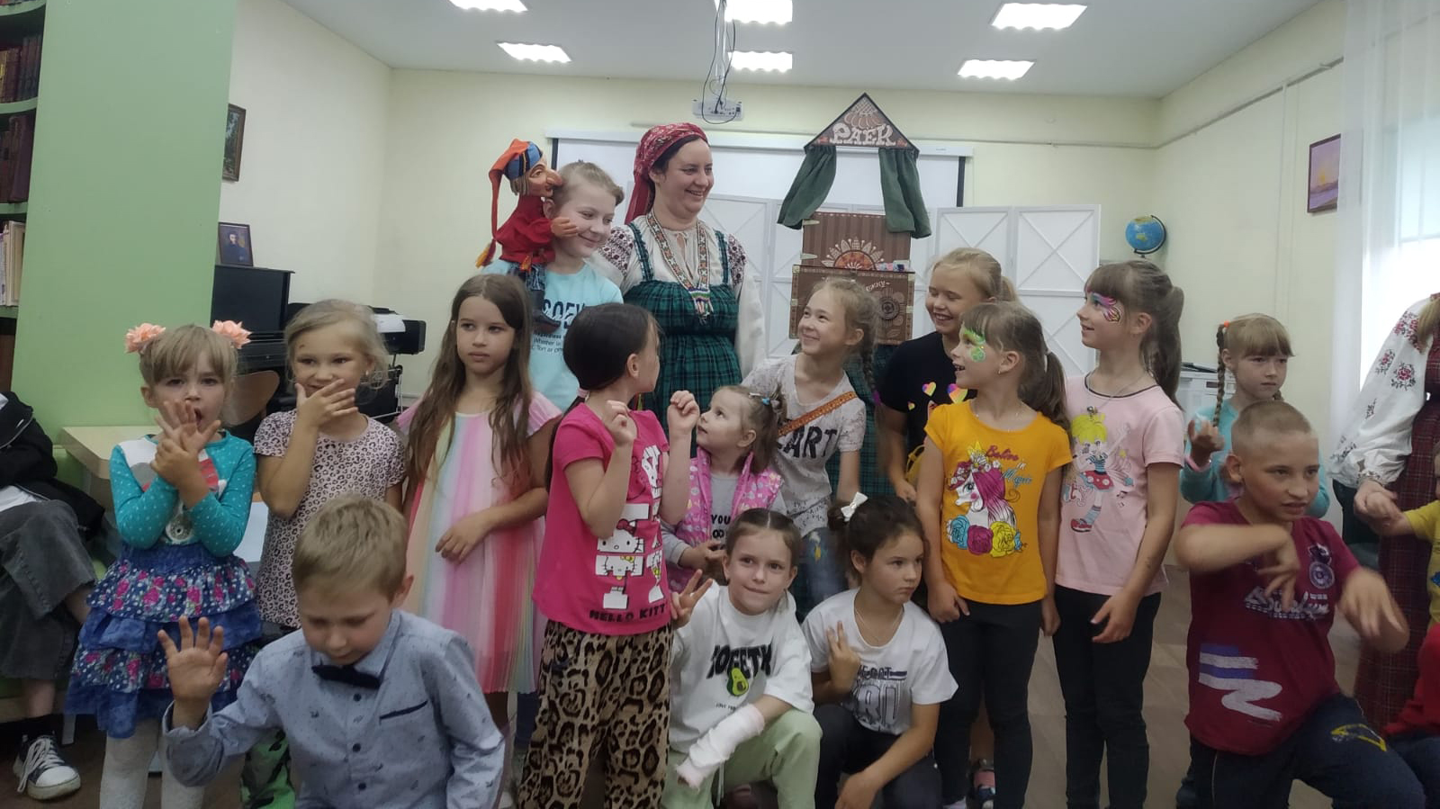 В Брянске в «Зелёной библиотеке» состоится фольклорный праздник «Встреча с Петрушкой»