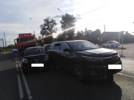 Три машины столкнулись в Брянске