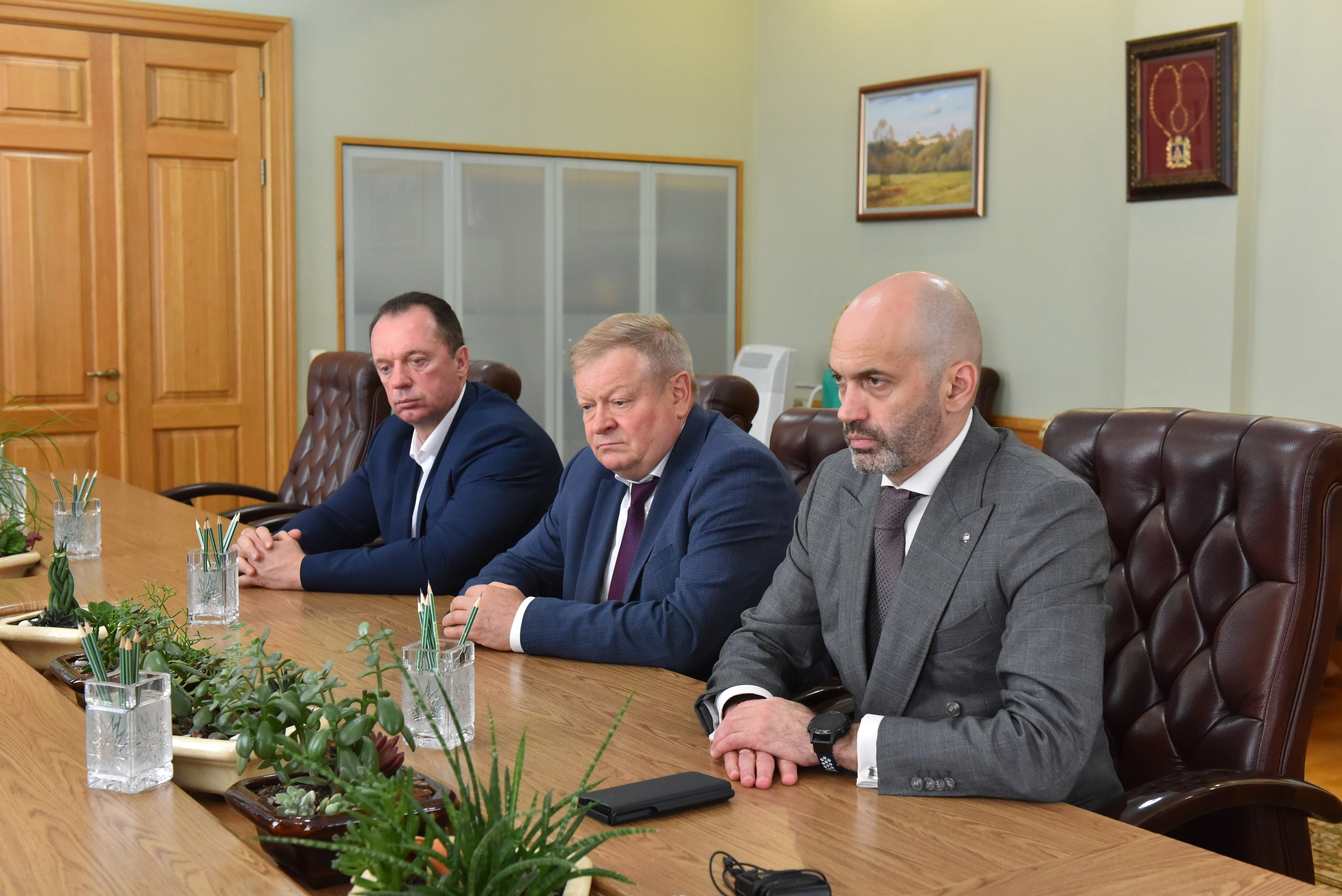 Брянский губернатор провел рабочую встречу с первым замминистра спорта Азатом Кадыровым