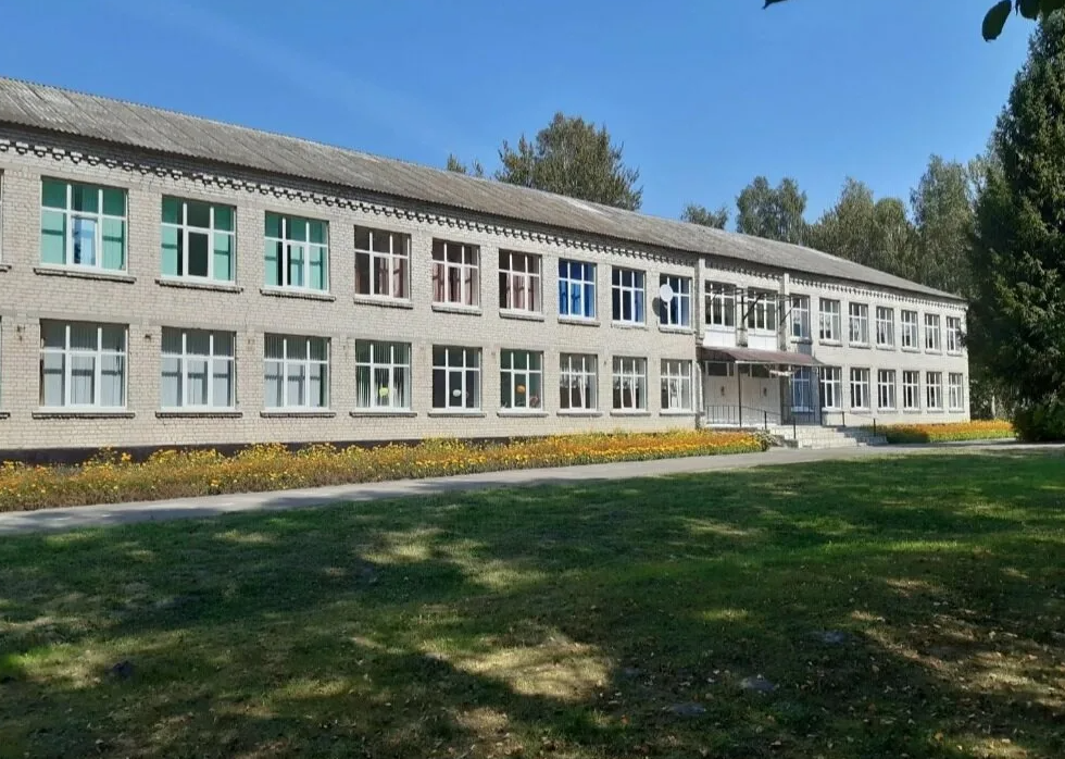 В брасовском поселке Погребы подрядчик затянул сроки ремонта школы