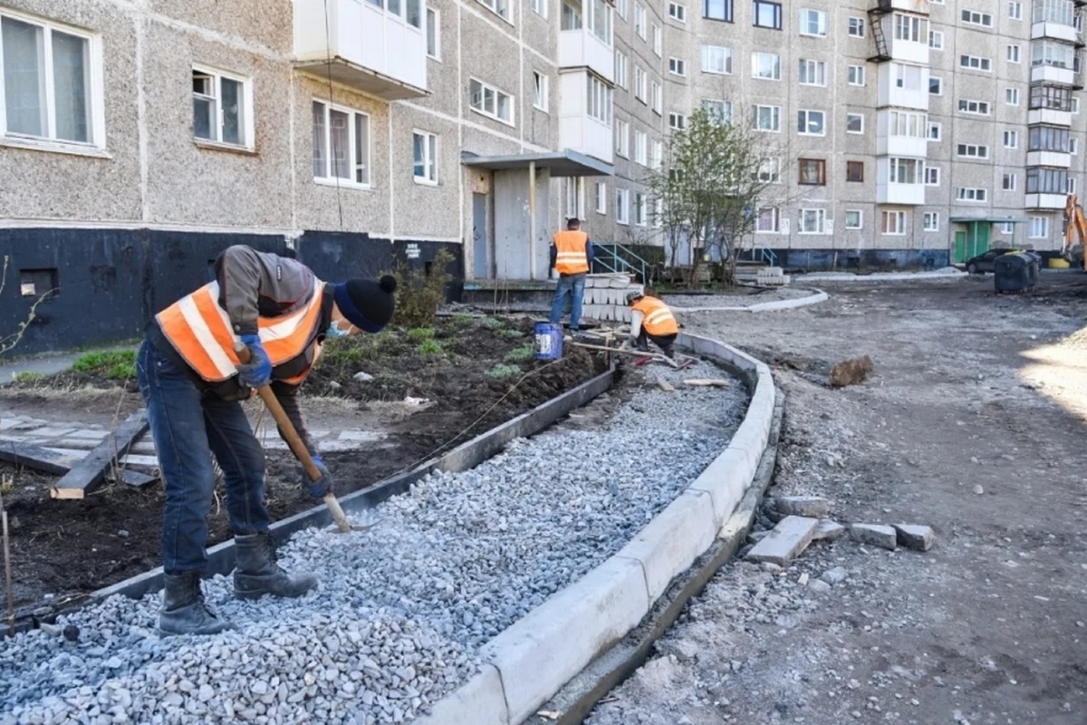 В Брянске подрядчик затянул сроки ремонта дворов по нацпроектам