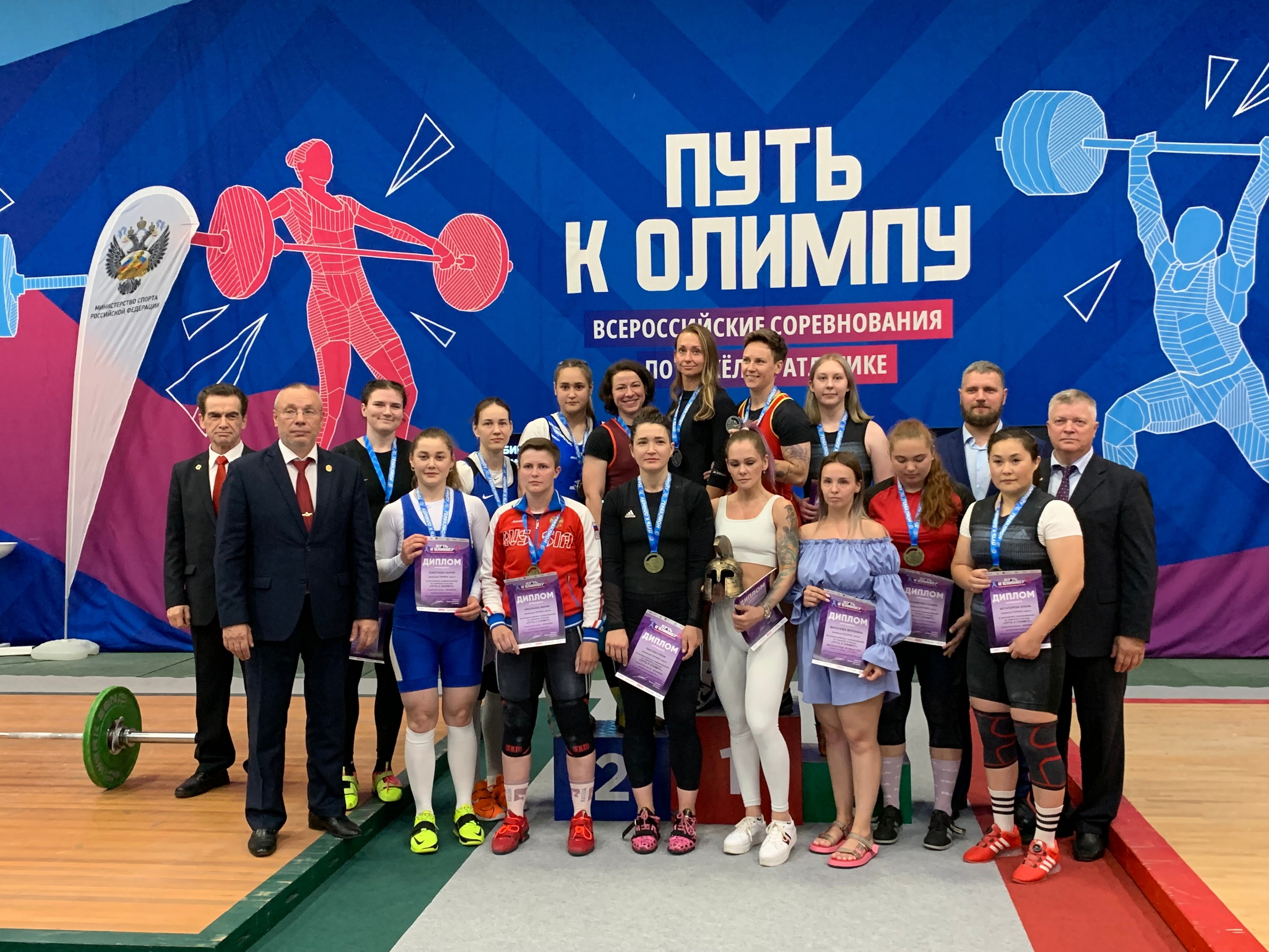 Брянские тяжелоатлеты завоевали три золота и одно серебро на всероссийском турнире «Путь к Олимпу»