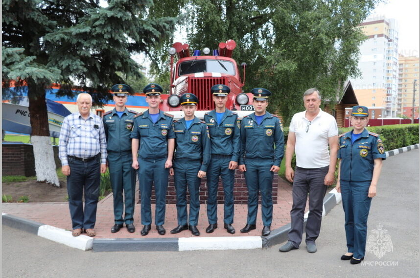 Пять молодых офицеров пополнят ряды брянского управления МЧС России