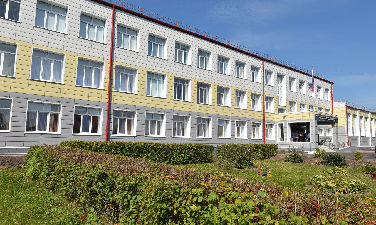 Супоневскую школу №1 отремонтировали за 70 миллионов рублей