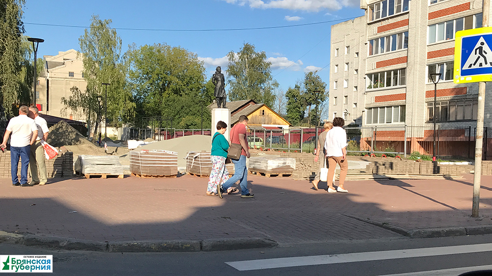 В Брянске прокуратура объявила предостережение подрядчику за вероятный срыв сроков реконструкции сквера Пушкина