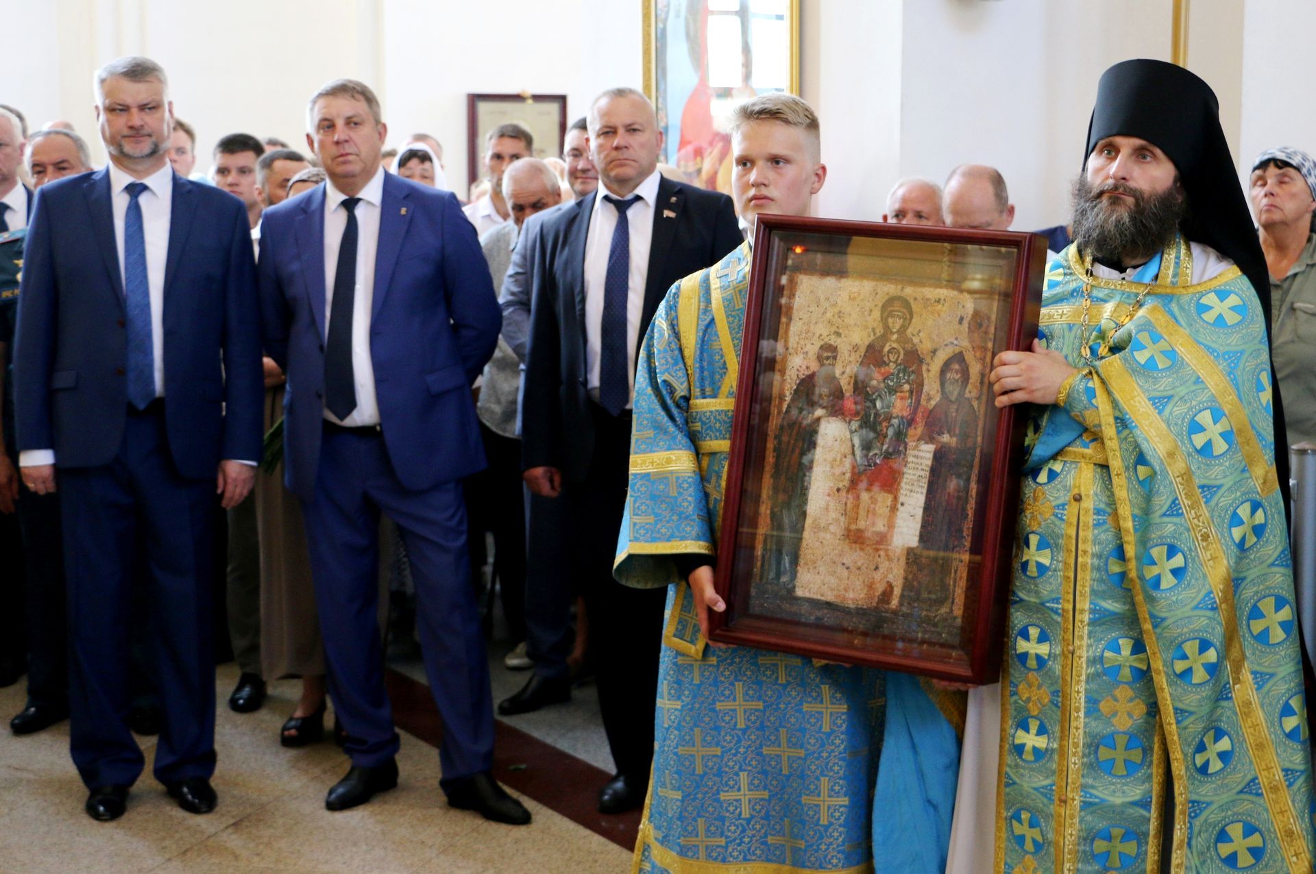 Брянский губернатор принял участие в празднике в честь Свенской иконы Божией Матери