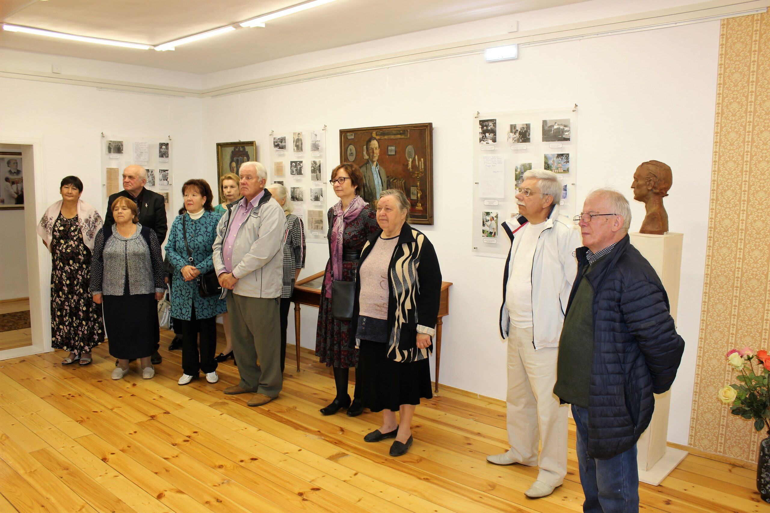 В брянском музее-заповеднике «Овстуг» почтили память Владимира Гамолина