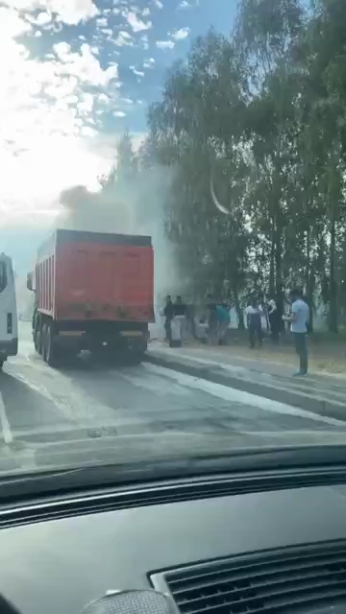 В Брянске загорелся грузовик в Бежичах