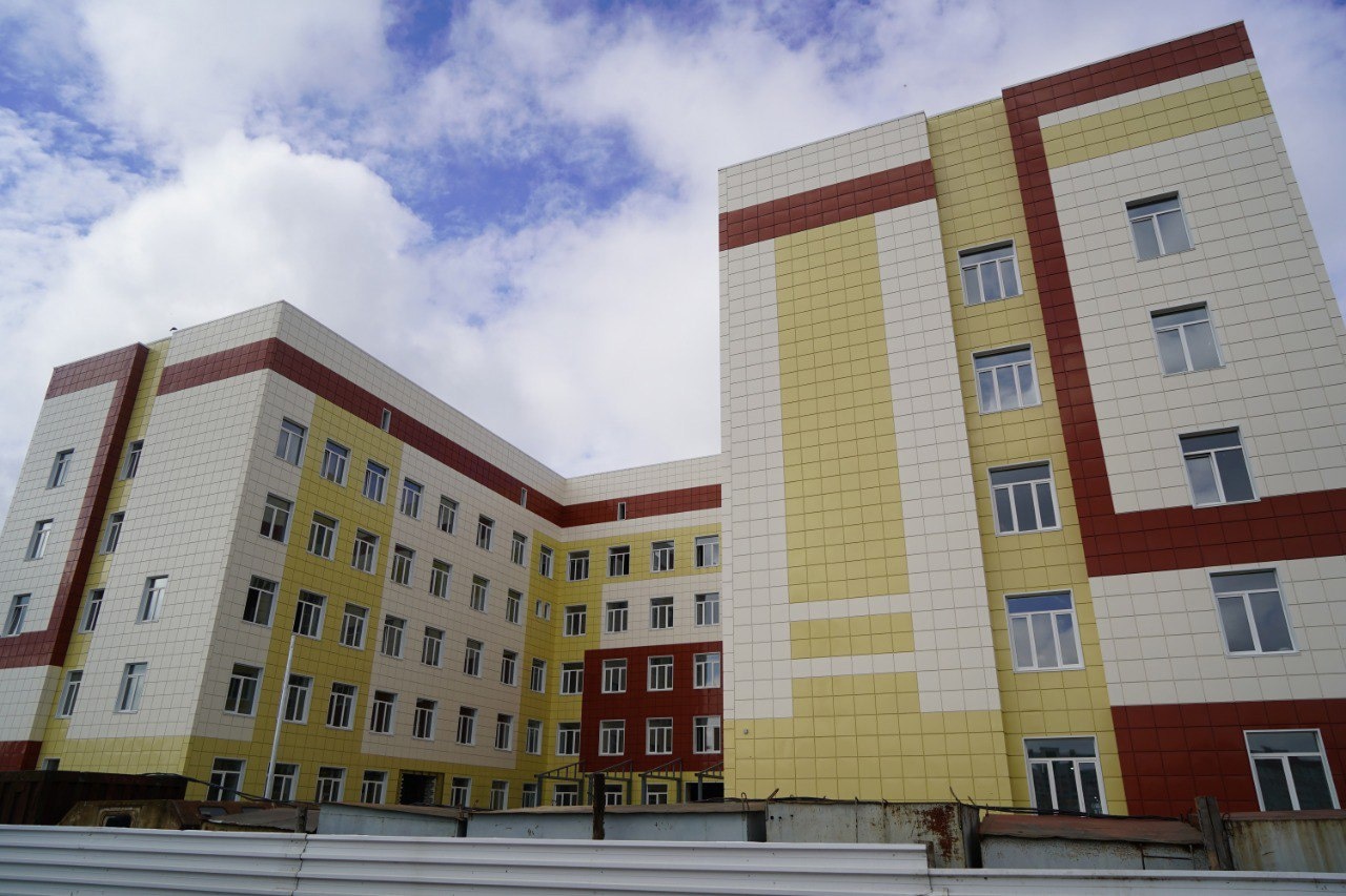 В Брянске по нацпроекту строят хирургический корпус детской больницы и поликлинику