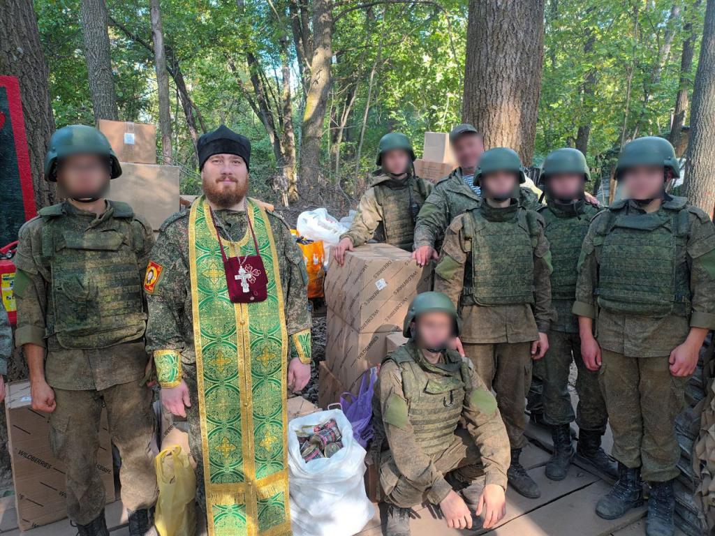 Брянские священники передали гуманитарную помощь бойцам СВО в приграничье