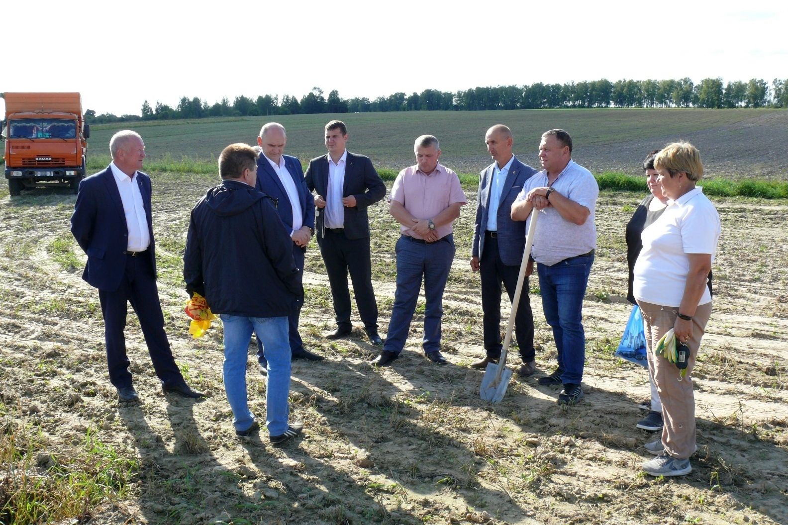 Депутаты Брянской областной Думы оценили ход кампании по уборке картофеля