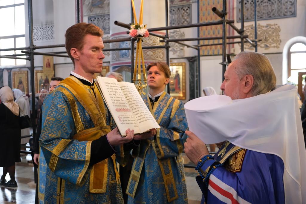 Православные брянцы отмечают Рождество Пресвятой Богородицы