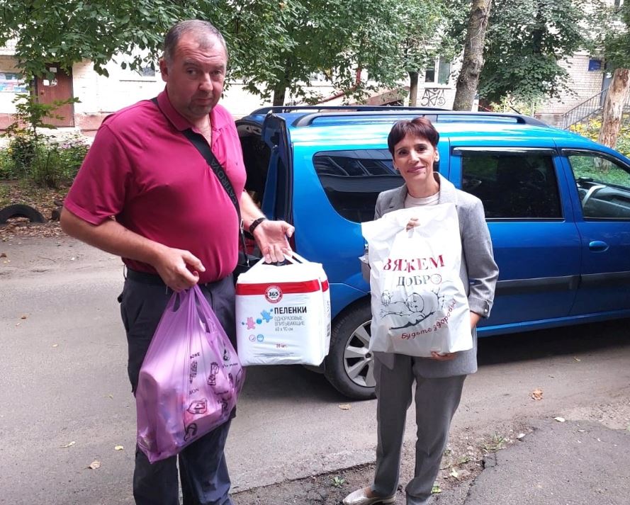 Сотрудники брянского фонда «Ванечка» навестили подопечных в Дятьковском районе