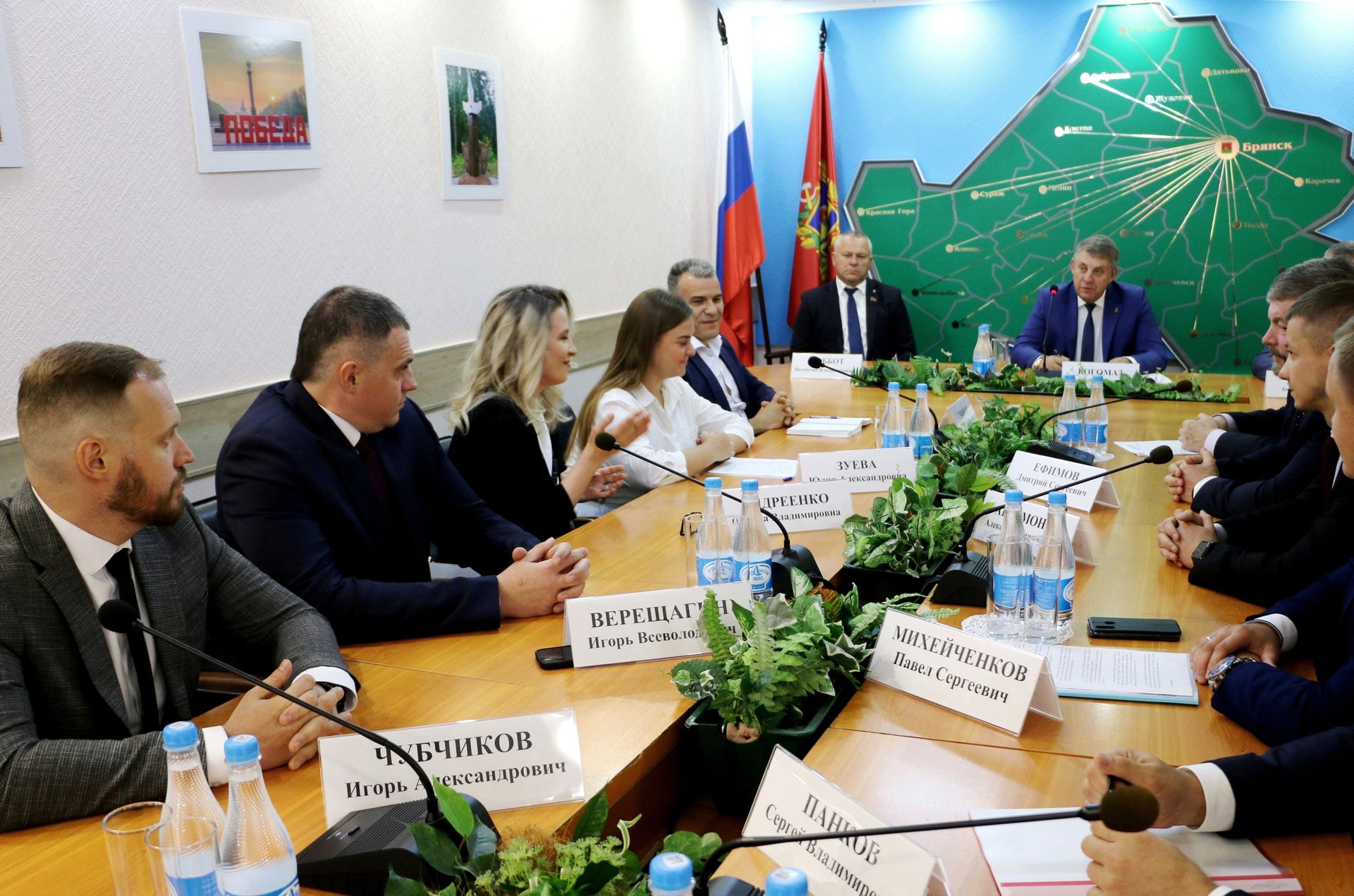Брянский губернатор Александр Богомаз встретился с «Лидерами России»