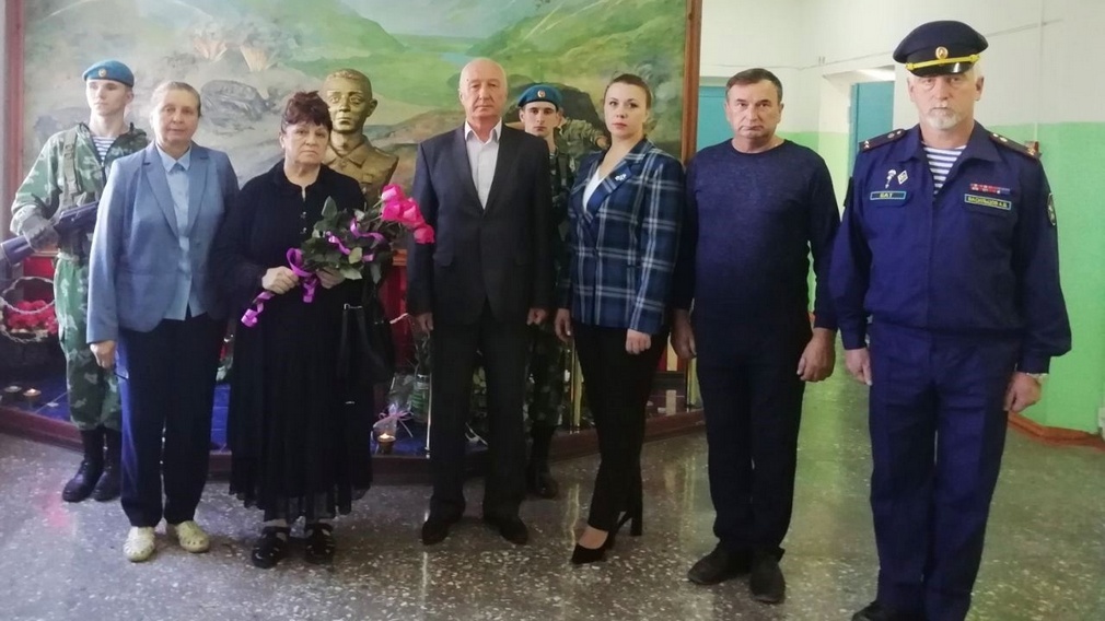В Стародубе почтили память Героя России Андрея Зайцева