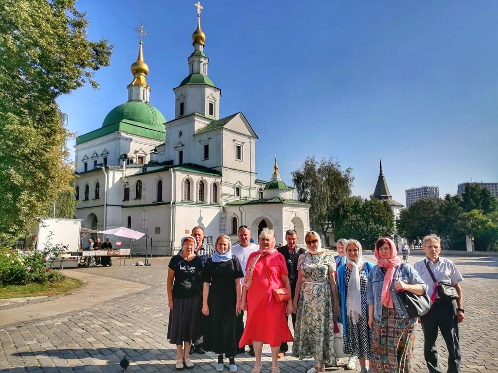 Брянские паломники посетили святыни Москвы