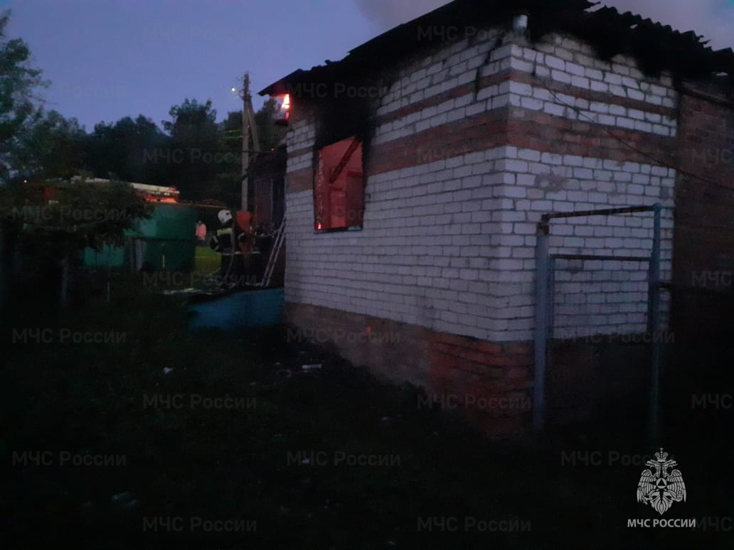 При пожаре в Клинцовском районе Брянской области погибли два человека