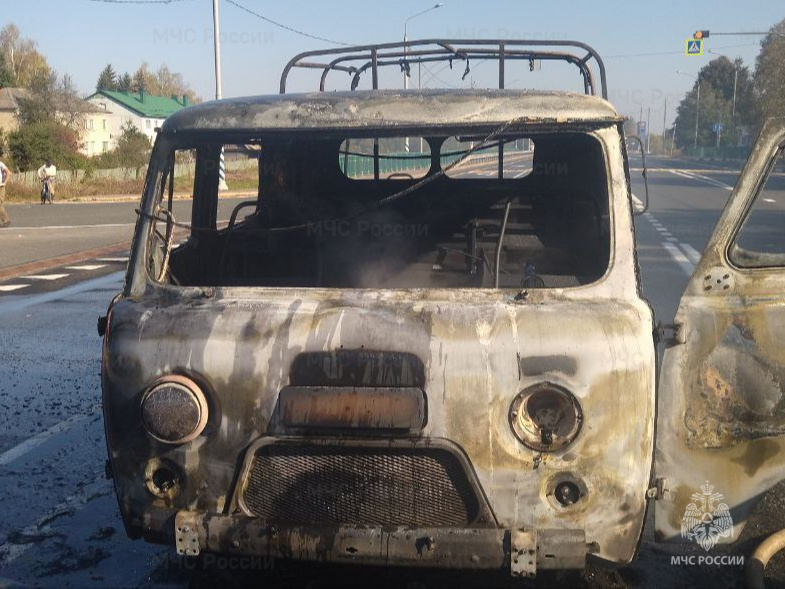 В брянском селе Красный Рог сгорел автомобиль