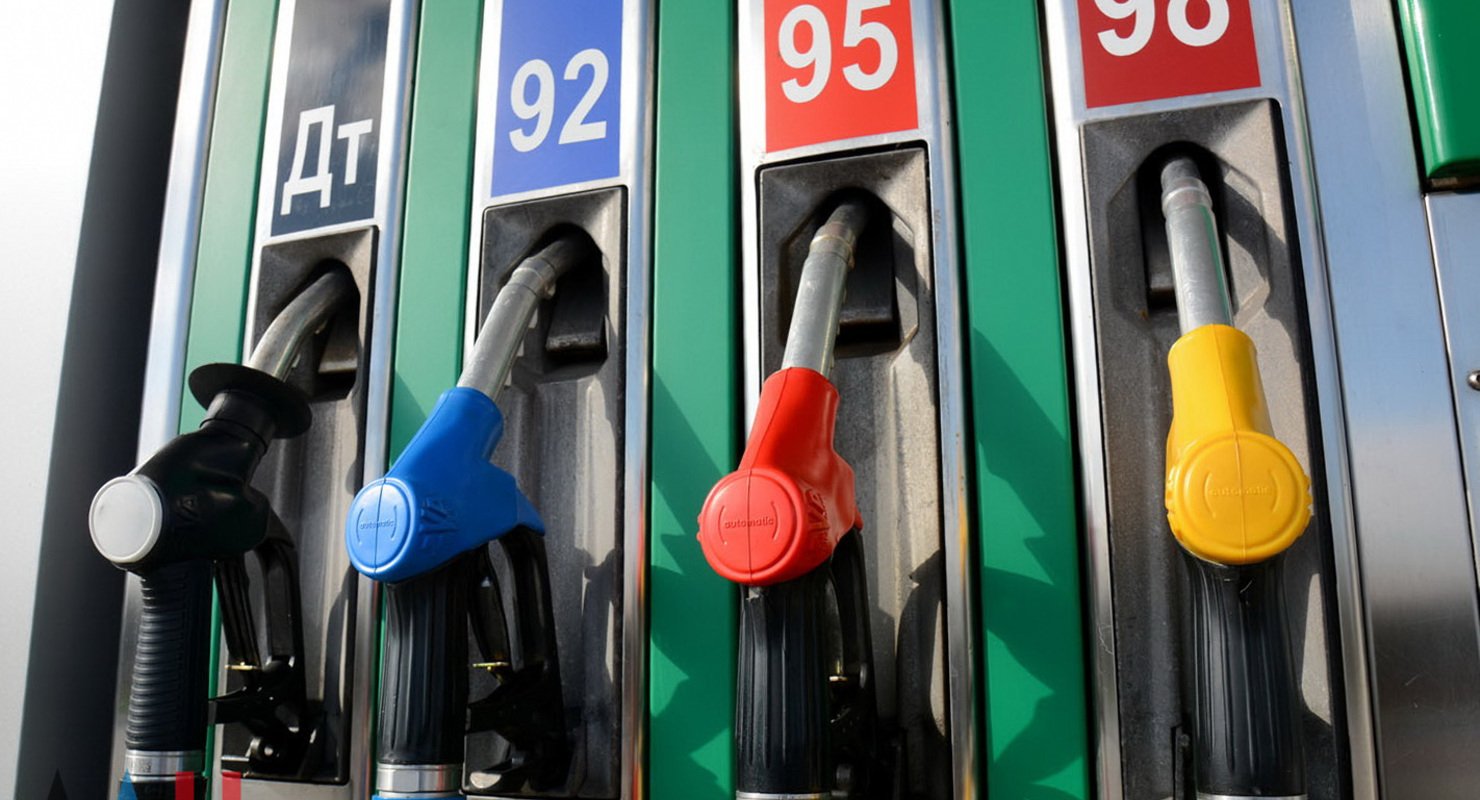 Брянские автомобилисты с тревогой наблюдают за ценами на бензоколонках