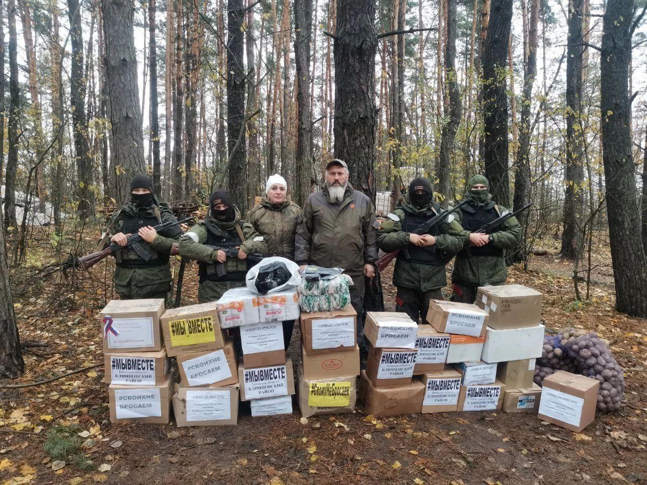 Клинцовские волонтеры собрали очередную партию гуманитарного груза для бойцов СВО