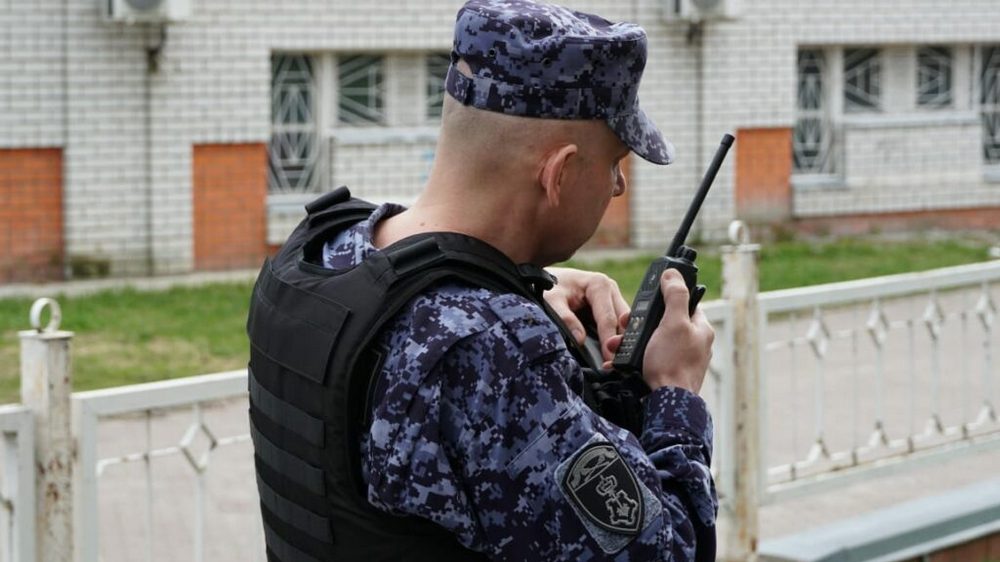 Жительница Унечского района хотела получить удостоверение охранника по поддельным документам